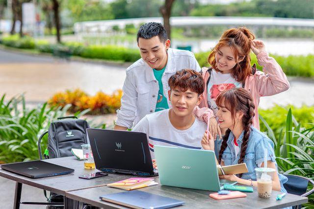 Kinh nghiệm lựa chọn laptop cho các bạn sinh viên học IT