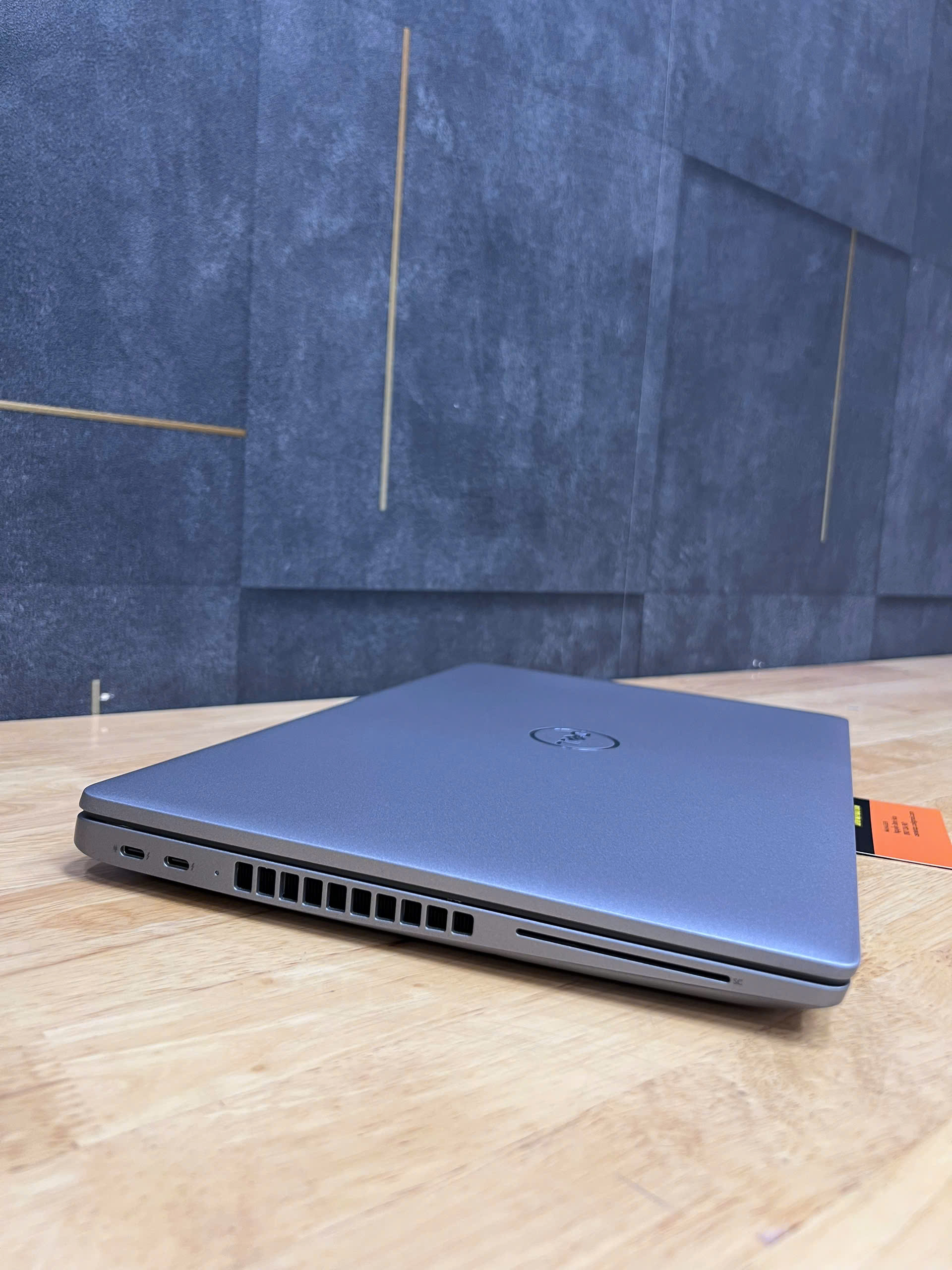 Dell Latitude 5540 Core I7 1370P (14 nhân, 20 luồng,  5.20GHz, 24MB Cache) Ram 16GB SSD 512GB VGA MX550 2GB GDDR6 15.6inch FHD  (1920×1080)  - Máy mới 99%  - ảnh 3