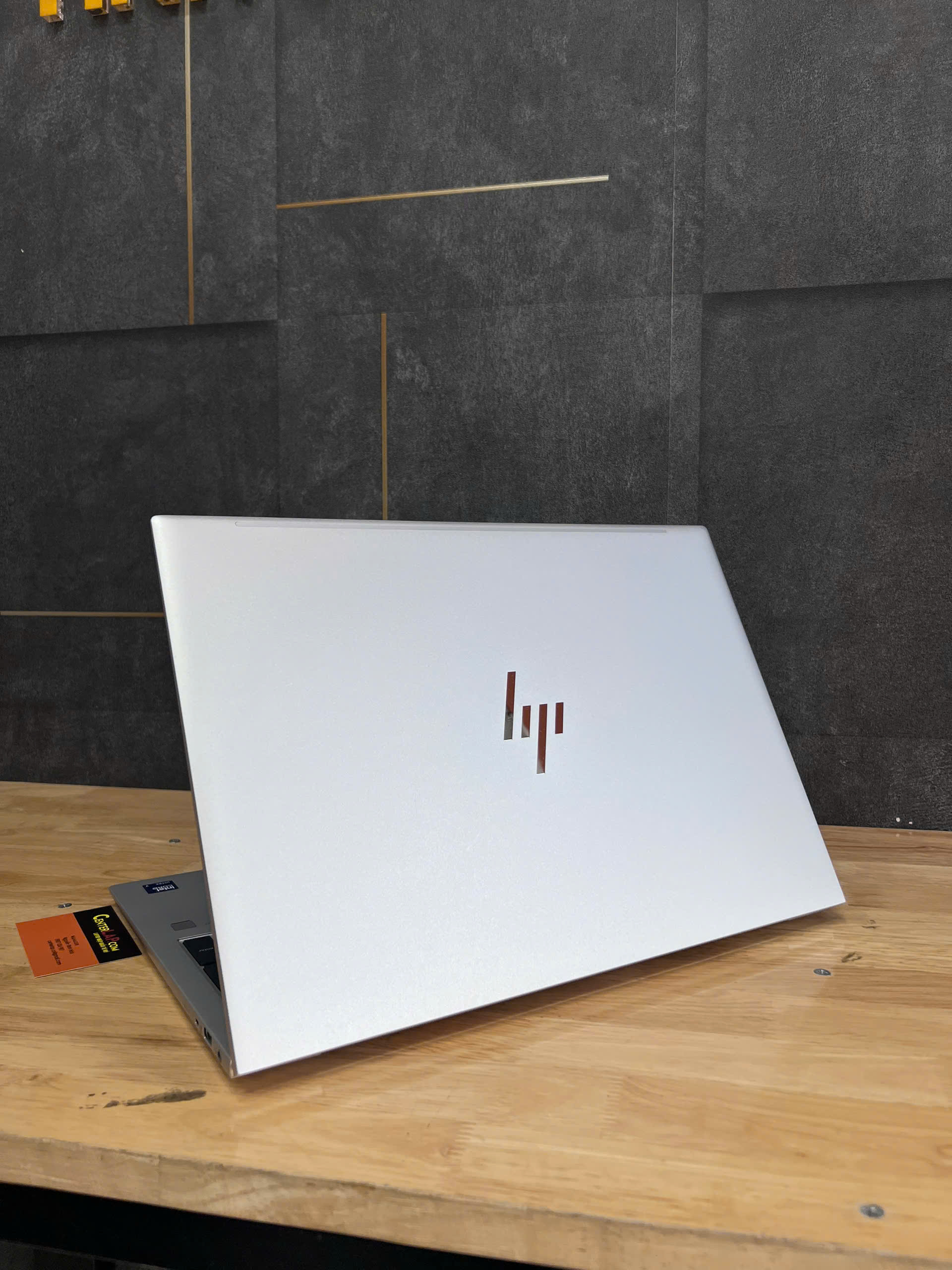HP EliteBook 860 G11 Core Ultra 7 155U RAM 32GB SSD 1TB 16inch FHD- Máy mới 99%