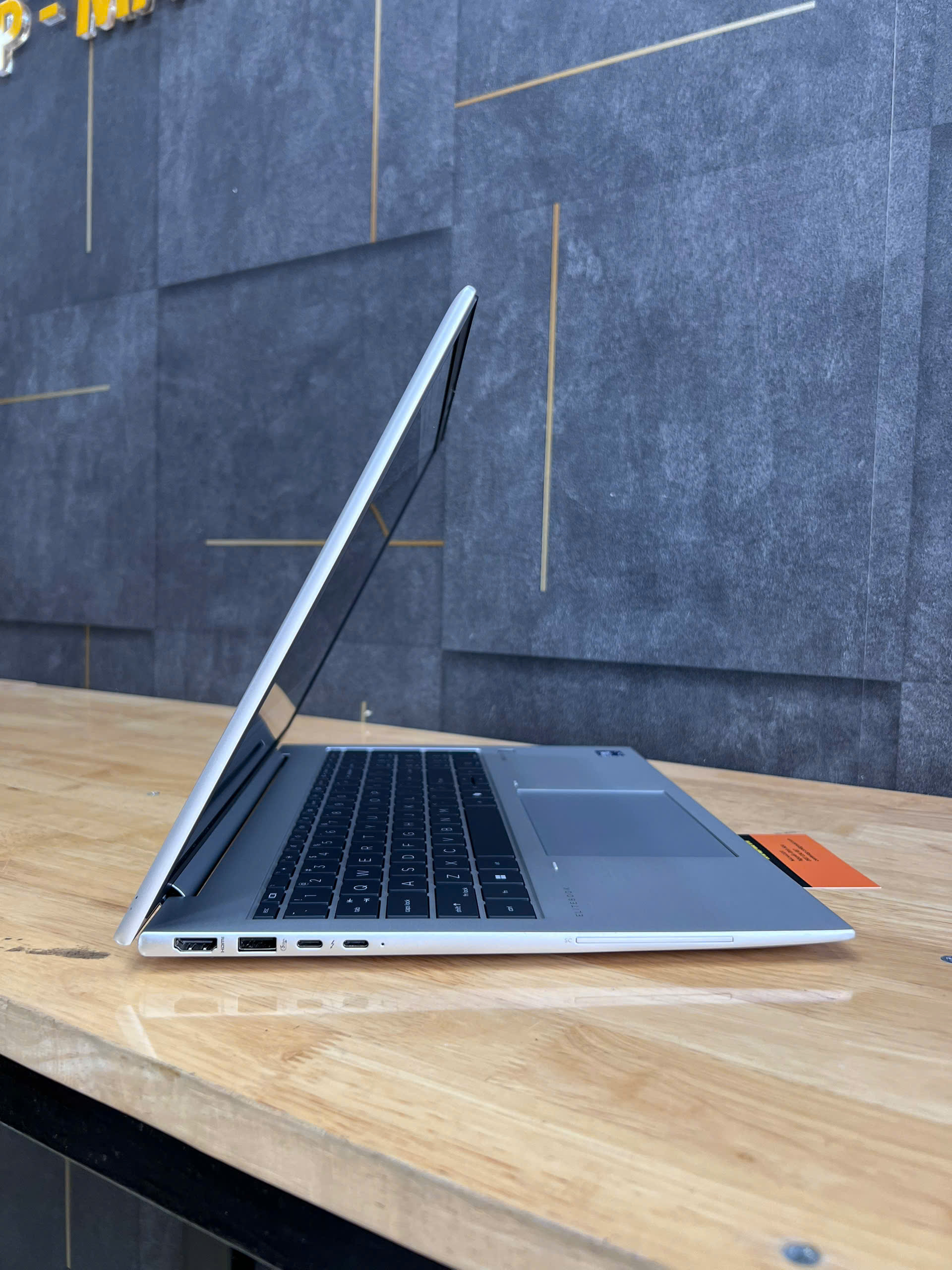 HP EliteBook 860 G11 Core Ultra 7 155U RAM 32GB SSD 1TB 16inch FHD- Máy mới 99% - ảnh 2