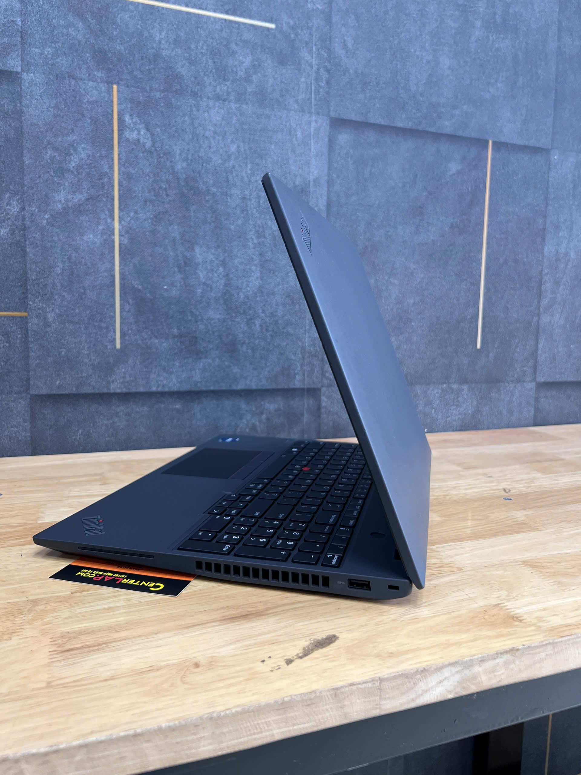 Lenovo Thinkpad T16 Gen 2, Core i7 1365U Ram 16GB, SSD 512GB, 15.6" IPS FHD Touch- Máy Mới 99% - ảnh 2